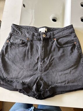 H&M Black High-Rise Denim Cutoff Shorts